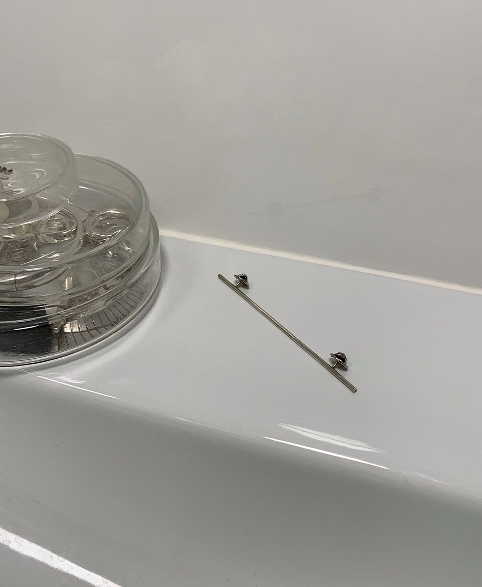 solid brooch - Image 2